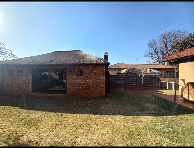 4 BEDROOM FREEHOLD FOR SALE IN CASSELDALE